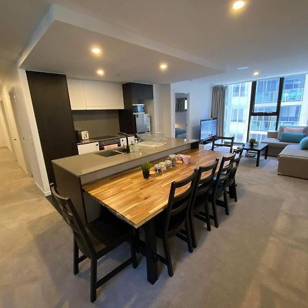 2 Bed 2 Bath Luxury Apartment In Braddon Canberra - Free Heated Pool, Gym, Parking ภายนอก รูปภาพ