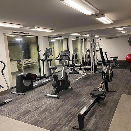 2 Bed 2 Bath Luxury Apartment In Braddon Canberra - Free Heated Pool, Gym, Parking ภายนอก รูปภาพ