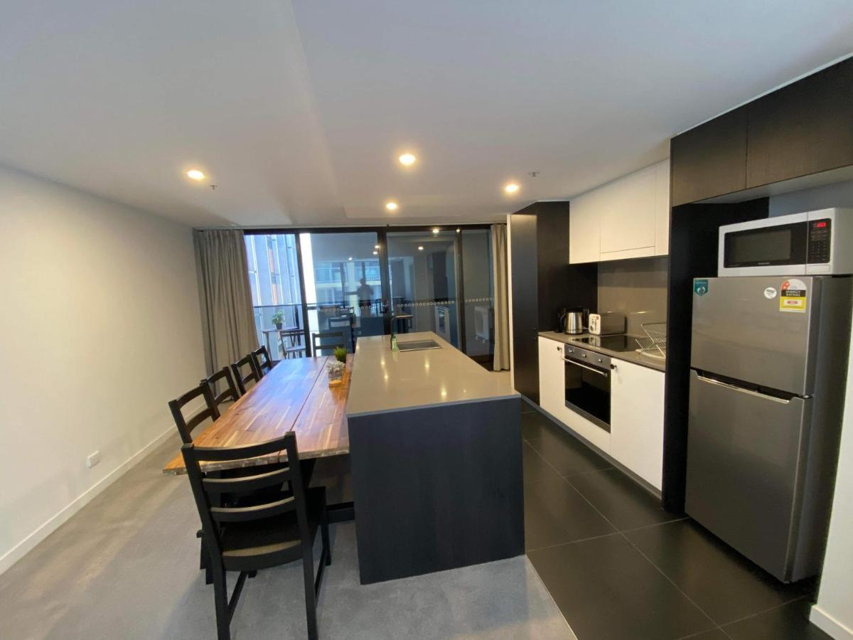 2 Bed 2 Bath Luxury Apartment In Braddon Canberra - Free Heated Pool, Gym, Parking ภายนอก รูปภาพ
